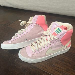 Youth Nike blazers mid pink